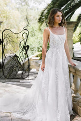 A Line Lace Scoop Sleeveless White Wedding Dress Bridal Gown With Appliques
