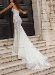 A Line Sweetheart Sleeveless Chapel Train Lace Tulle Wedding Dress with Beading and Flowers