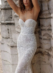 A Line Sweetheart Sleeveless Chapel Train Lace Tulle Wedding Dress with Beading and Flowers