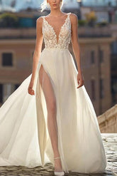 A Line V Neck Sleeveless Tulle Wedding Dress With Appliques Lace