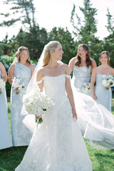 A Line Wedding Dress White Tulle Lace Appliques Floor Length Bridal Gown