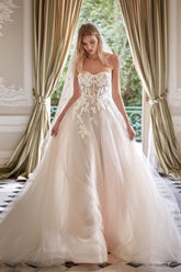 A Line Wedding Dress Sweetheart Floor Length Bridal Gown with Lace Appliques
