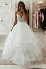 Ball Gown V Neck Sleeveless Classic Lace/Tulle Wedding Dress With Cascading Ruffles