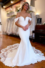 Beautiful White Boho Wedding Dress Mermaid Off the Shoulder Long Bridal Gown with Lace