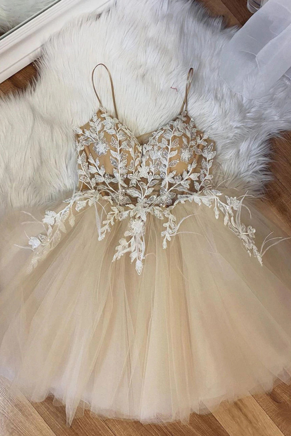 Beige Spaghetti Straps Cocktail Party Dresses With Appliques
