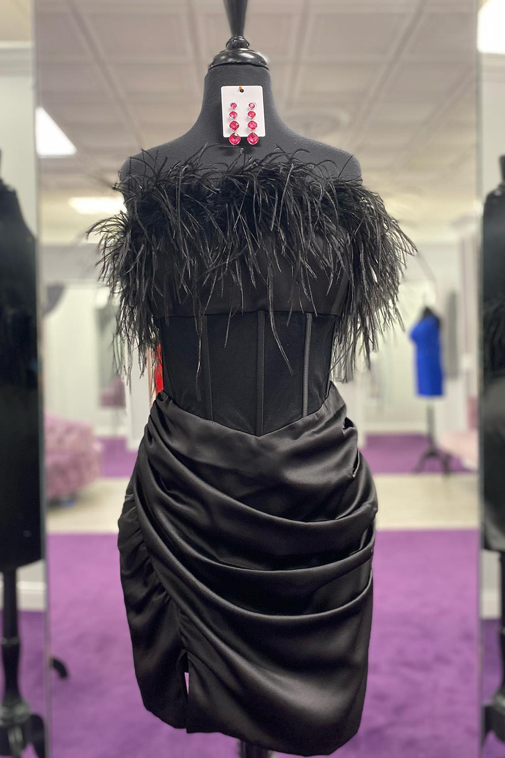 Black Homecoming Dress Corset Strapless Tight Short Prom Dress with Feathers