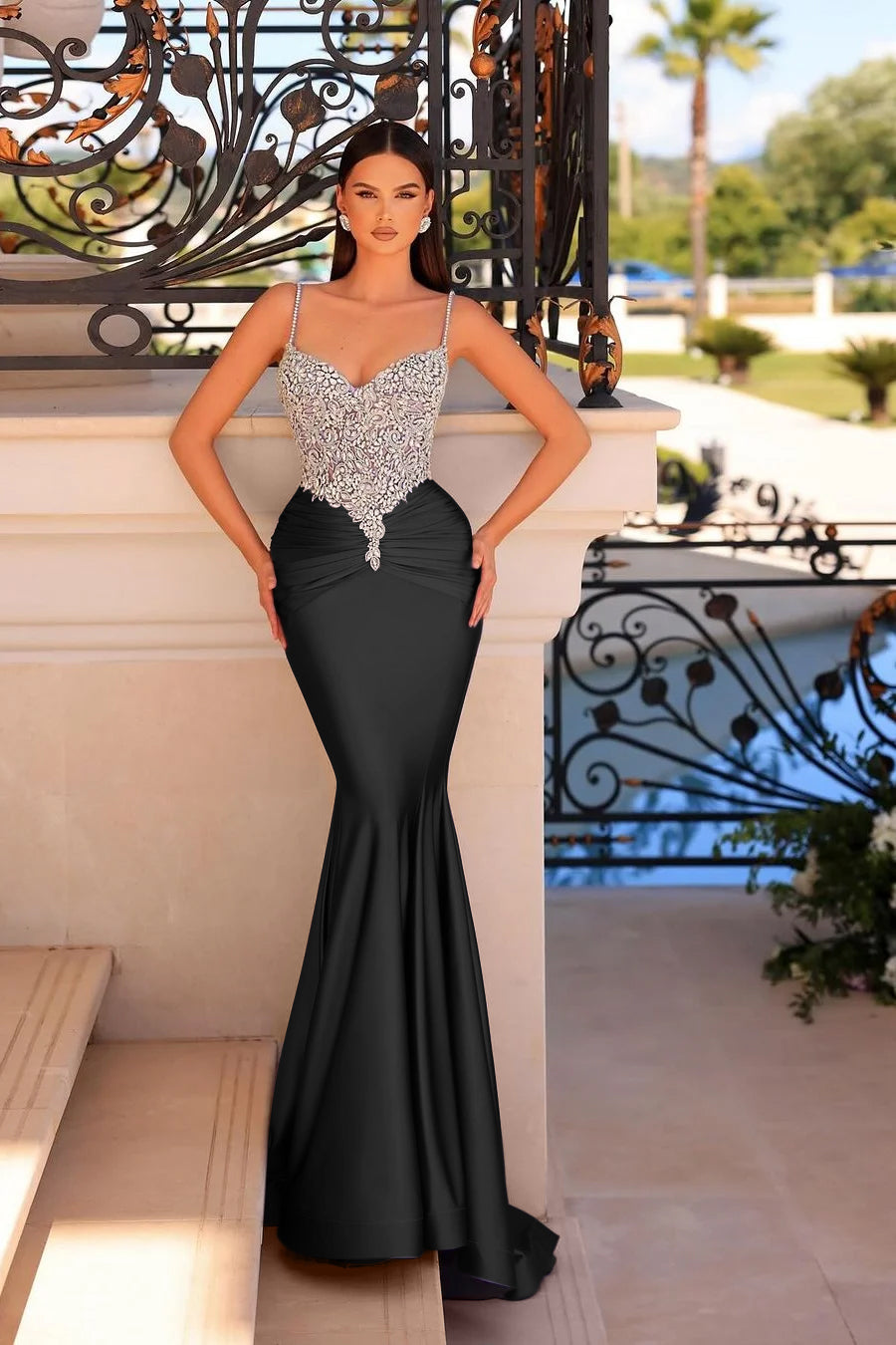 Black Mermaid Prom Dress Sleeveless Spaghetti Straps Beaded Formal Dress