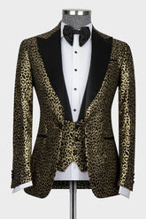 Chic Gold Jacquard Peaked Lapel 3 Piece Prom Suit