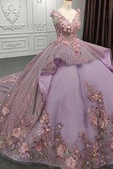 Chic & Modern Ball Gown V Neck Lace Appliques Beaded Tiered Lilac Tulle Quinceanera Dress Princess Party Gown For Sweet 16