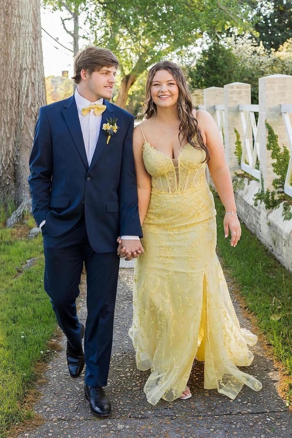 Column Tulle Spaghetti Straps Sleeveless Formal Dress With Slit