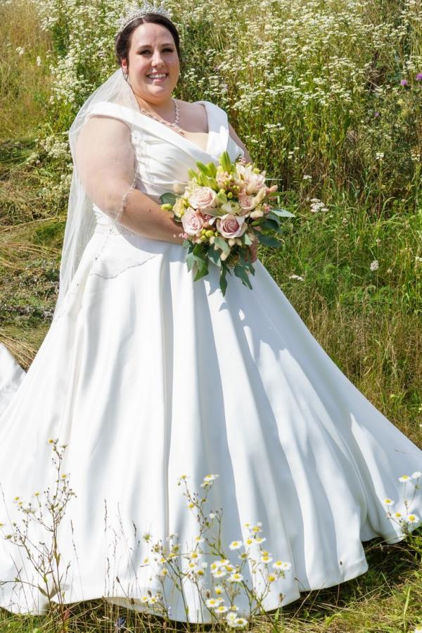 Dreamyannie Plus Size Wedding Dresses V Neck A Line Satin Bridal Gowns