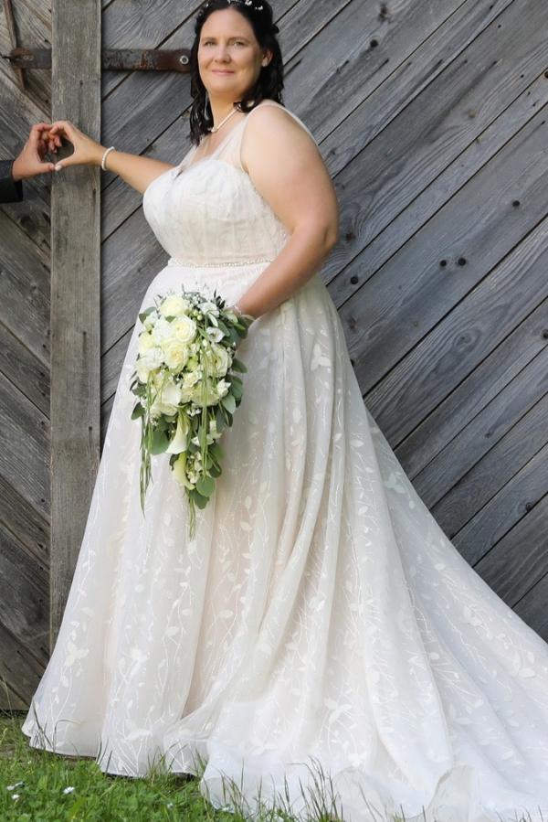 Dreamyannie Plus Size Wedding Dresses V Neck A Line Tulle Lace Bridal Gowns