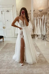 Dreamyannie Spaghetti Straps Wedding Dress A Line Tulle Bridal Dress with Lace Appliques