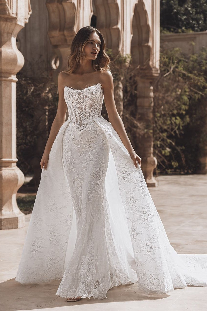 Dreamyannie Strapless Beach Wedding Dress Corset Lace Appliques Bridal Gown with Detachable Train