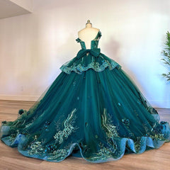 Elegant Ball Gown Off Shoulder Flower Lace Appliques Tiered Sweep Train Emerald Green Tulle Quinceanera Dress For Sweet 16