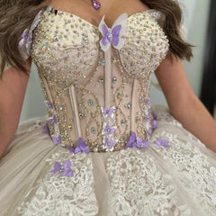 Elegant Ball Gown Off Shoulder Sleeveless Lace Appliques Sweep Train Tulle Quinceanera Dress For Sweet 16