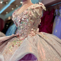 Elegant & Classic Ball Gown Off Shoulder Lace Appliqued Beaded Tiered Ruffles Lilac Tulle Quinceanera Dress Princess Birthday Party Gown For Sweet 16