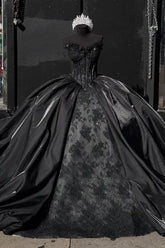 Elegant & Glamorous Ball Gown Sweetheart Neck Beaded Lace Sequins Lace Up Black Satin Quinceanera Dress Birthday Party Gown For Sweet 16