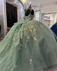 Elegant & Gorgeous Ball Gown V Neck Spaghetti Straps Sleeveless Lace Appliques Beaded Mint Green Tulle Princess Party Gown Quinceanera Dresses For Sweet 16