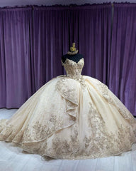 Elegant & Luxury Ball Gown Sweetheart Neck Spaghetti Straps Lace Appliques Beaded Tiered Ruffles Champagne Tulle Quinceanera Dress Ball Gown For Sweet 16