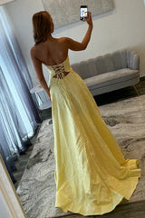 Elegant Yellow Sweetheart Jacquard Prom Dress With Front Cutout Detail Formal Evening Gown