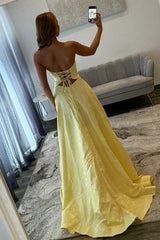Elegant Yellow Sweetheart Jacquard Prom Dress With Front Cutout Detail Formal Evening Gown