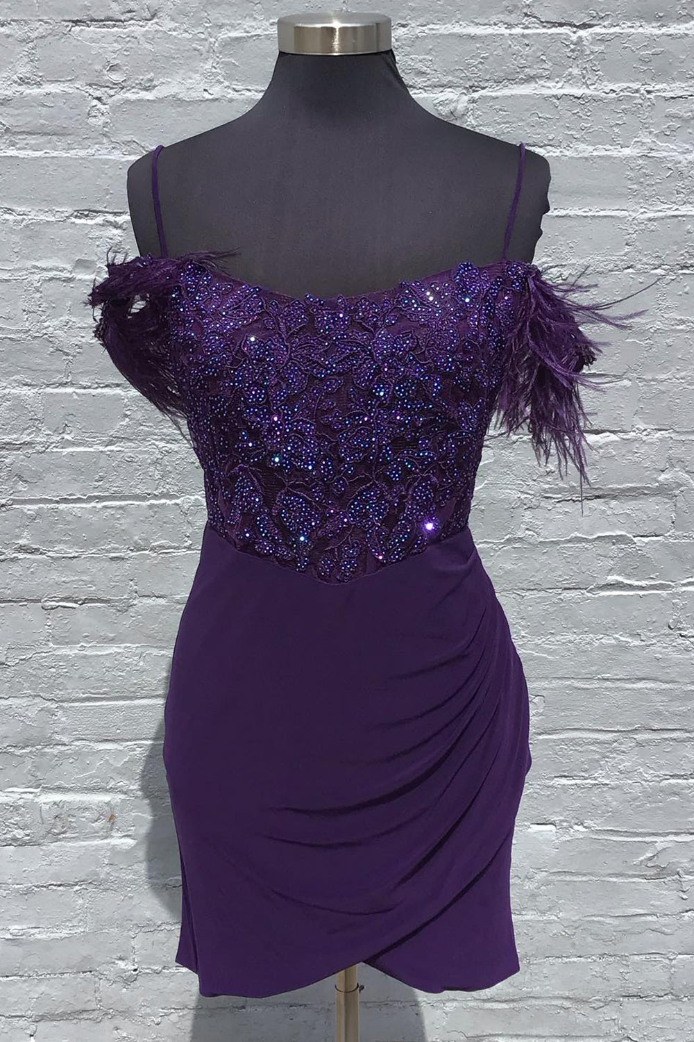 Grape Sequin Spaghetti Straps Short Prom Dress With Feathers