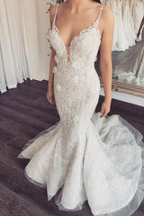 Ivory V Neck Lace Wedding Dress Mermaid Tulle Bridal Dress with Panel Train