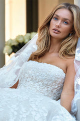 Ivory Wedding Dress Strapless Ball Gown Appliques Bridal Dress