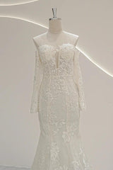 Long Sleeves Off the Shoulder Wedding Dress Tulle Mermaid Bridal Gown