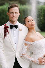 Long Sleeve Wedding Dress Off the Shoulder Lace Appliqued A Line Bridal Gown