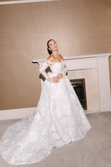 Long Sleeve Wedding Dress Off the Shoulder Lace Appliqued A Line Bridal Gown