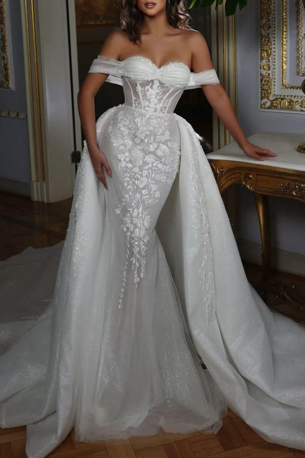 Luxurious Lace Off The Shoulder Wedding Dress With Chapel Train