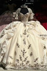 Luxury Ball Gown Sweeetheart Neck Lace Appliques Tiered Ruffle Light Champagne Tulle Quinceanera Dress Graduation Party Gown For Sweet 16