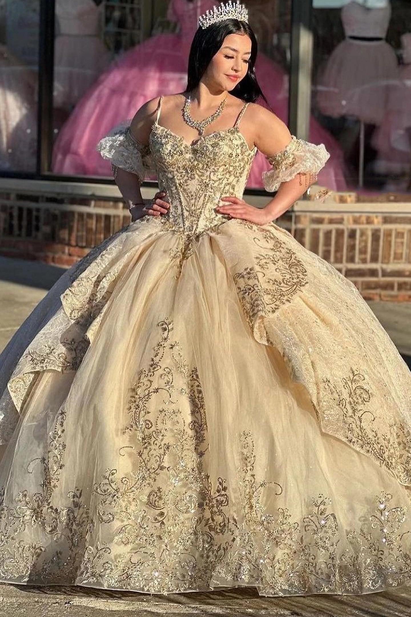Luxury Ball Gown Sweetheart Neck Detachable Sleeves Lace Appliques Beaded Tiered Champagne Quinceanera Dress Birthday Evening Party Dress For Sweet 16