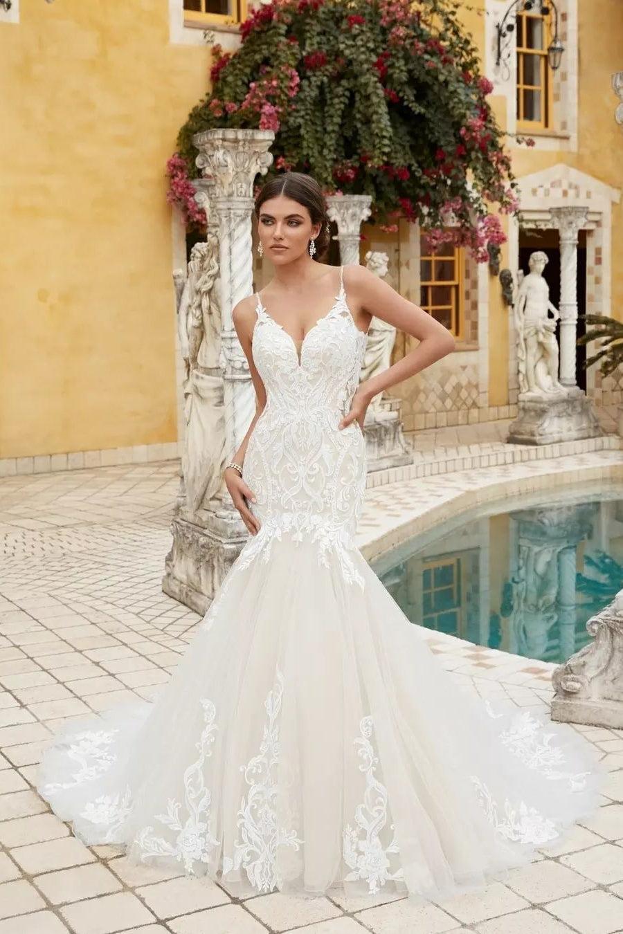 Mermaid Lace Spaghetti Straps Sleeveless White Wedding Dress Bridal Gown With Ruffles
