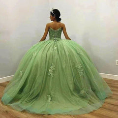 Modern Ball Gown Strapless Sleeveless Lace Appliques 3D Flower Beaded Sage Green Tulle Quinceanera Dress For Sweet 16