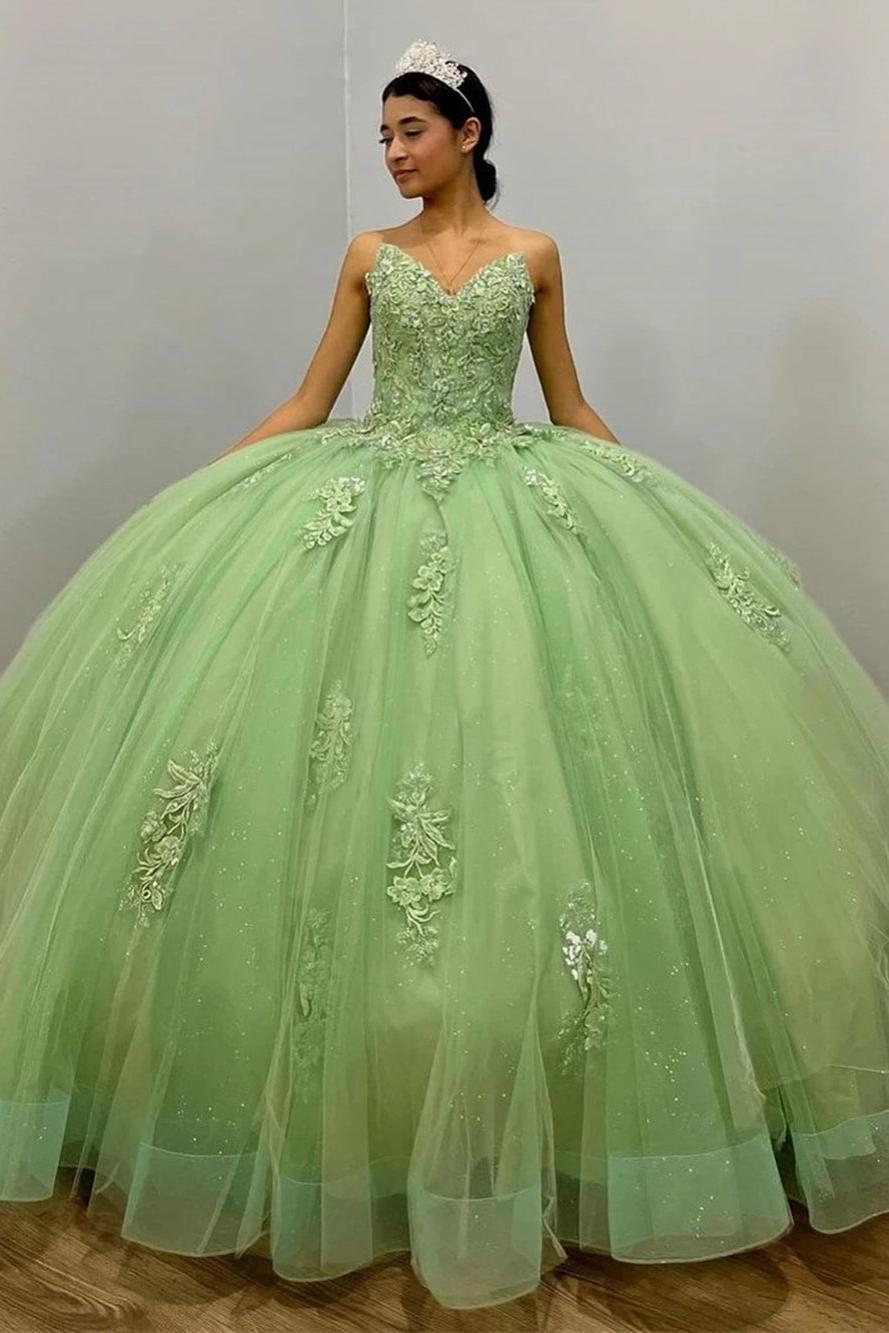 Modern Ball Gown Strapless Sleeveless Lace Appliques 3D Flower Beaded Sage Green Tulle Quinceanera Dress For Sweet 16