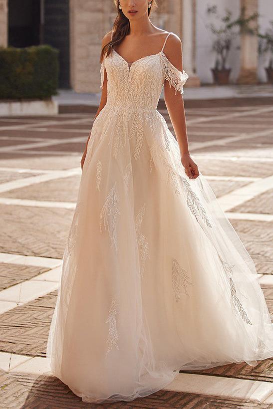 Off The Shoulder Sleeveless Tulle Wedding Dress With Appliques Lace