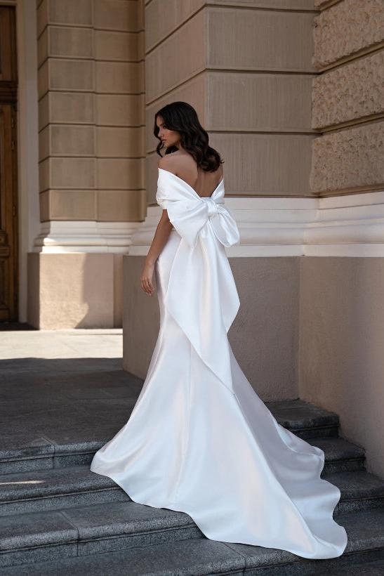 Off the Shoulder Sleeveless Satin Sweep Train Wedding Dress With Bow(s)