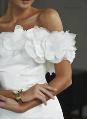 Off the Shoulder Sleeveless Short Mini Organza Satin Wedding Dress with Flower