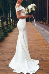 Off the Shoulder Sleeveless Trumpet/Mermaid Satin Wedding Dress with Sweep Train
