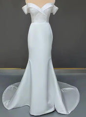 Off the Shoulder Sleeveless Trumpet/Mermaid Satin Wedding Dress with Sweep Train