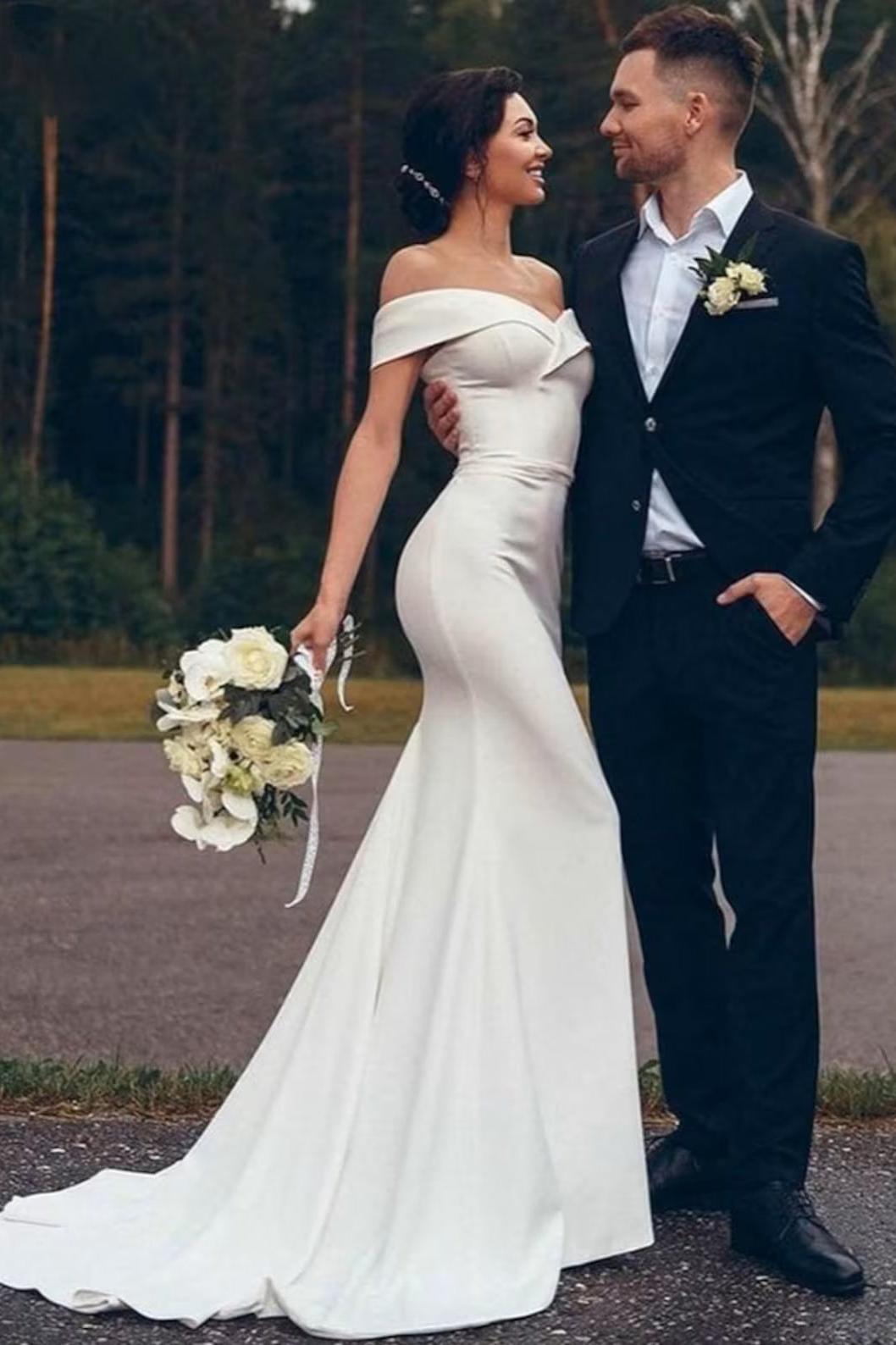 Off the Shoulder Sleeveless Trumpet/Mermaid Satin Wedding Dress with Sweep Train