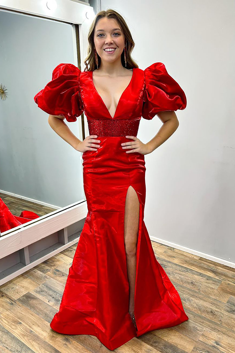 Red Prom Dress Mermaid Beaded V-Neck Long Formal Dress With Puff Sleeves