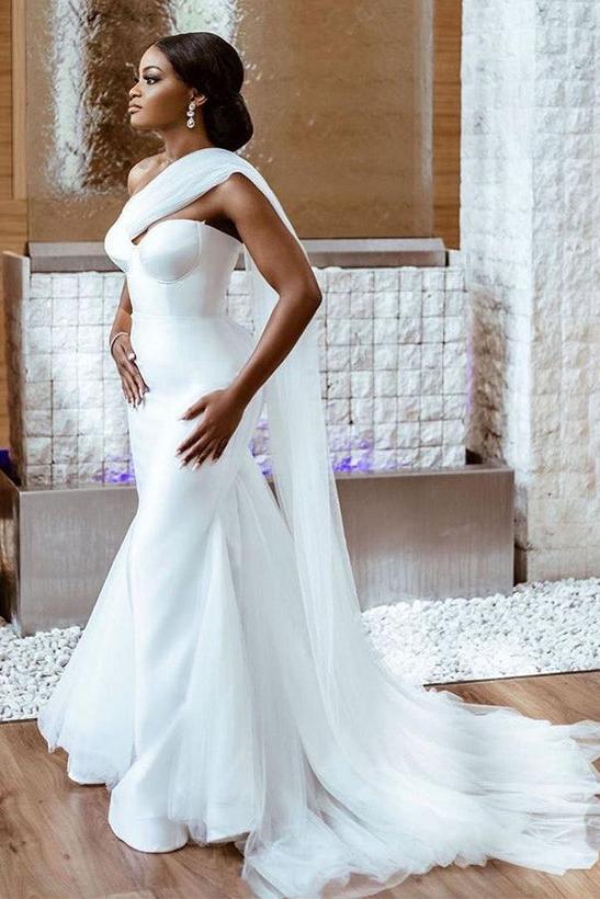 Satin Trumpet/Mermaid One Shoulder Strapless Court Train Wedding Dress