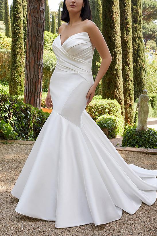 Satin Wedding Dress Elegant Trumpet/Mermaid Style Sleeveless