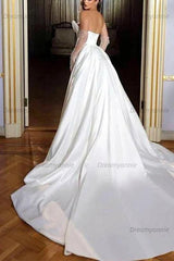 Satin/Sequined Wedding Dress with Detachable Trumpet/Mermaid Sweetheart Silhouette