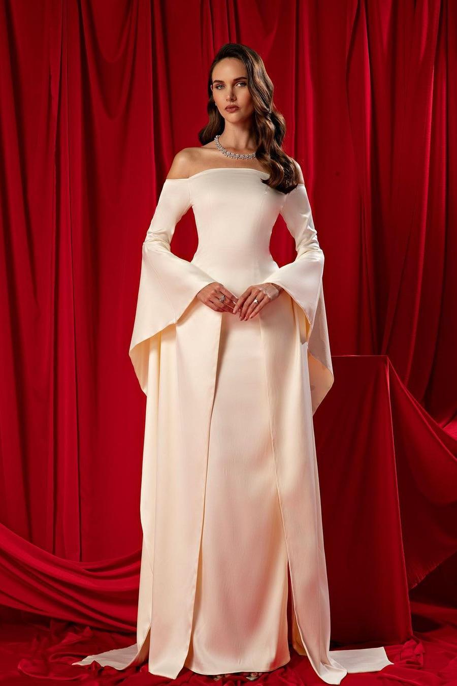 Sheath/Column Prom Dress Long Sleeve Off the Shoulder Satin Formal Dress