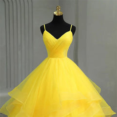Simple Ball Gown V Neck Spaghetti Straps Tiered Yellow Tulle Quinceanera Dress For Sweet 16